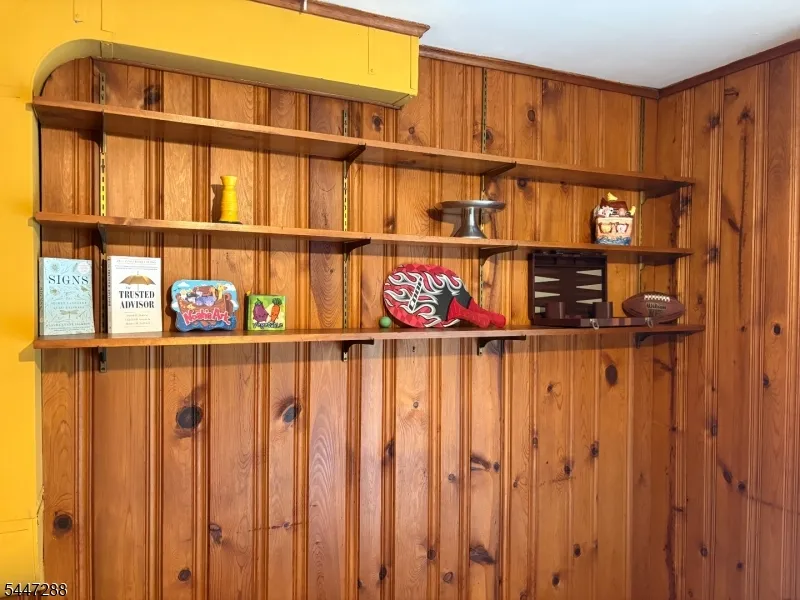 33 Longacre Drive Livingston, NJ 07039