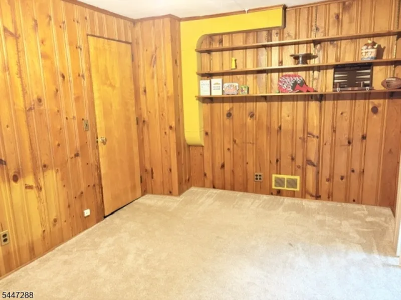 33 Longacre Drive Livingston, NJ 07039