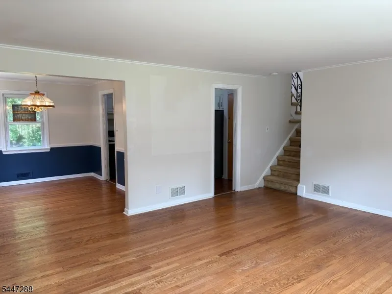 33 Longacre Drive Livingston, NJ 07039