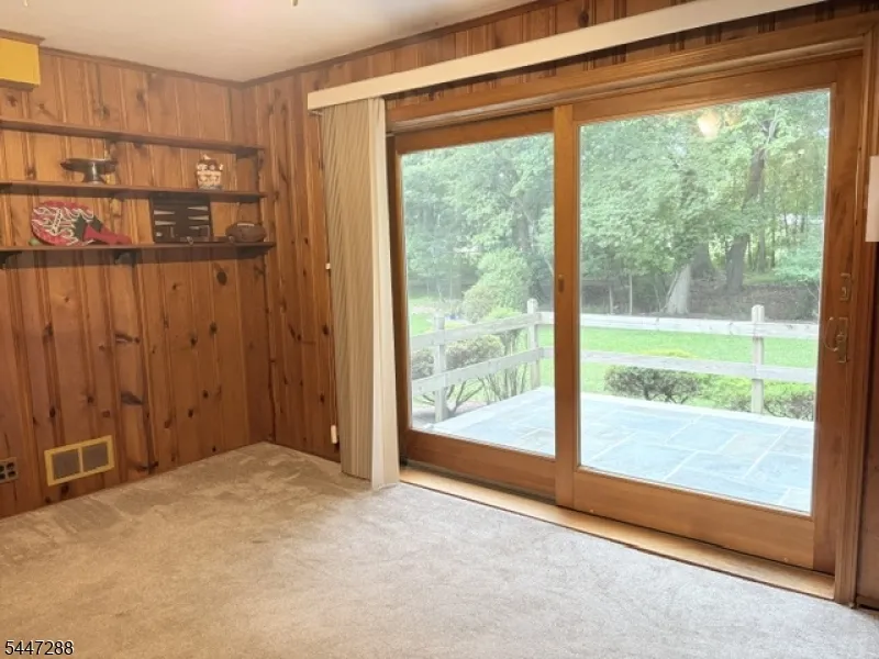 33 Longacre Drive Livingston, NJ 07039
