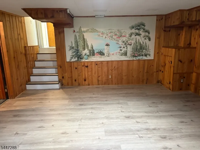 33 Longacre Drive Livingston, NJ 07039
