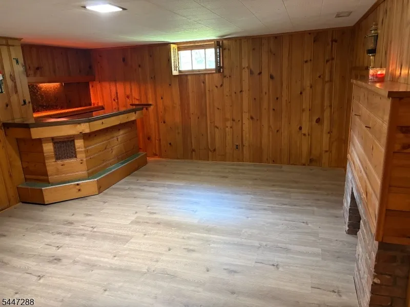 33 Longacre Drive Livingston, NJ 07039