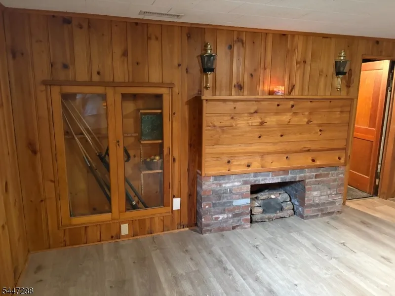 33 Longacre Drive Livingston, NJ 07039