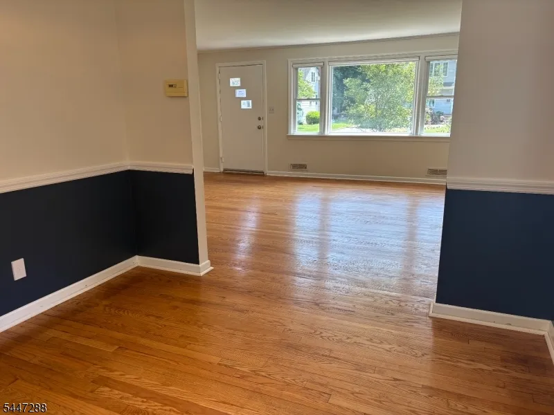 33 Longacre Drive Livingston, NJ 07039