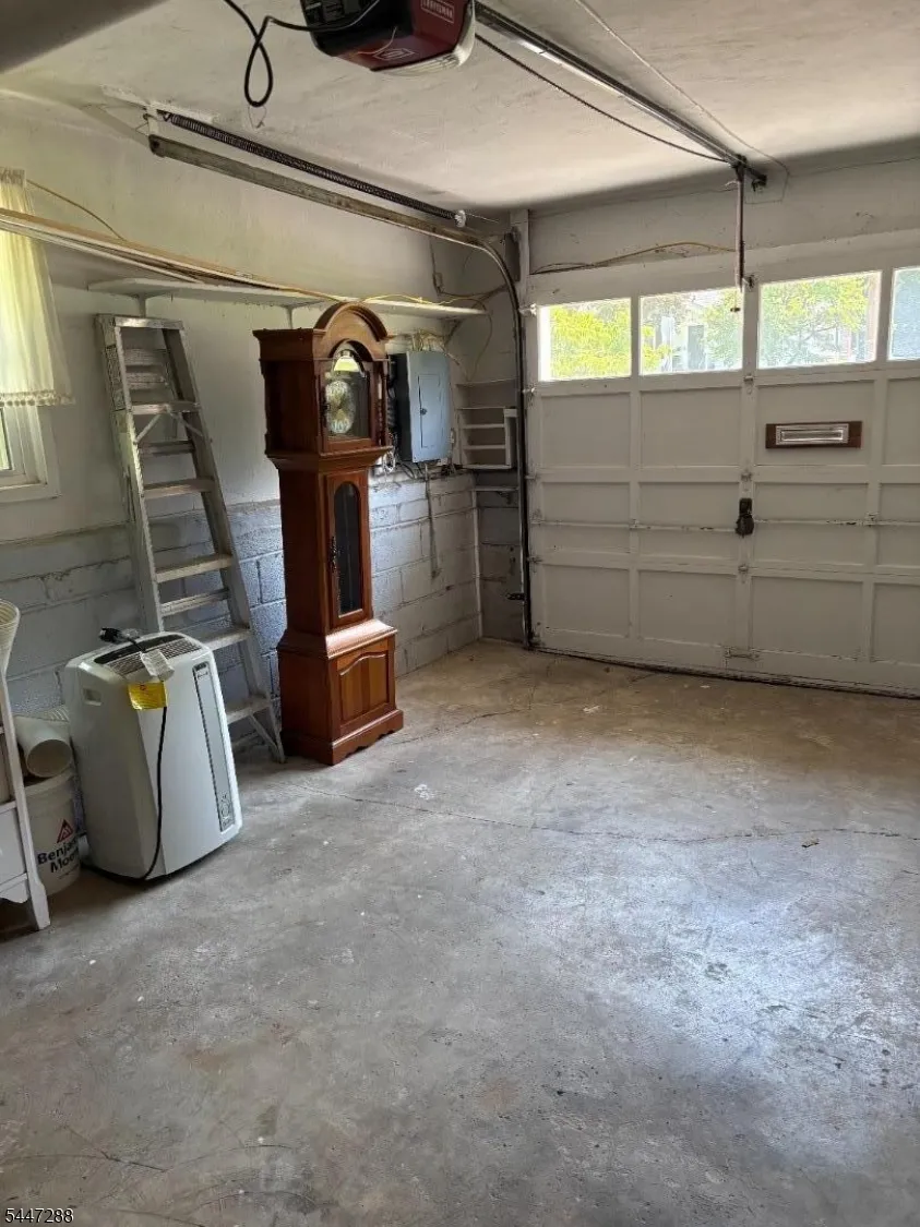 33 Longacre Drive Livingston, NJ 07039