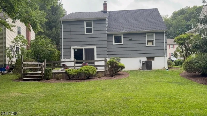 33 Longacre Drive Livingston, NJ 07039