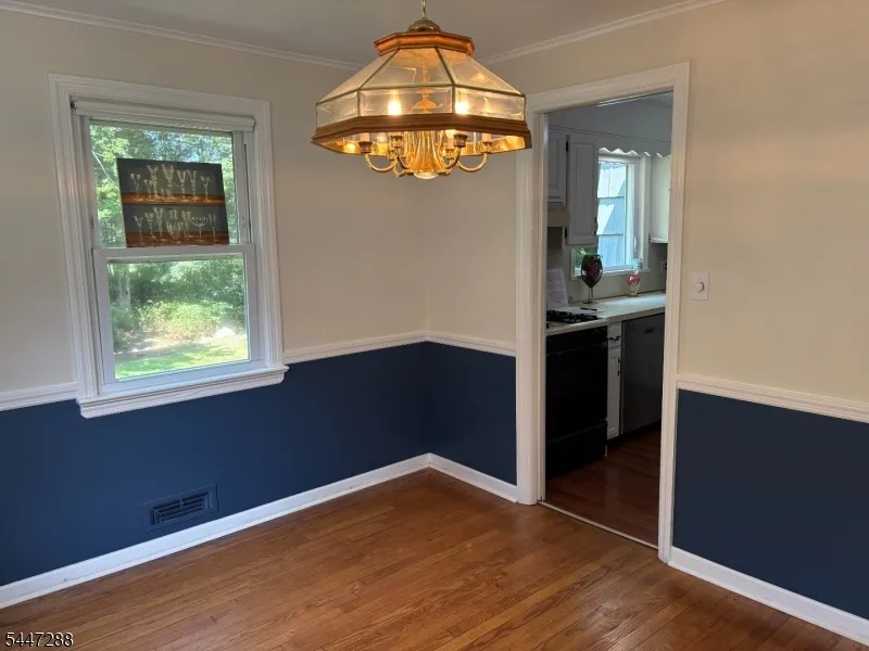 33 Longacre Drive Livingston, NJ 07039