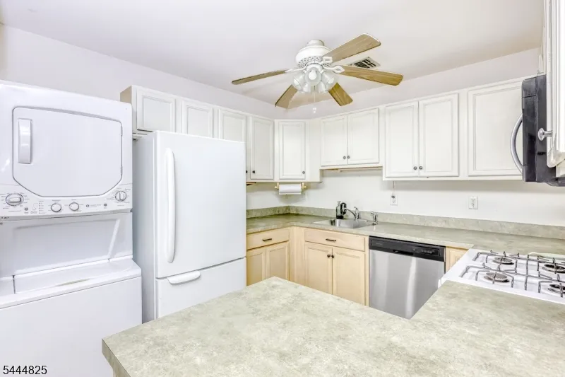 158 Falcon Ridge Way #158 Unit 158 Hamburg, NJ 07419
