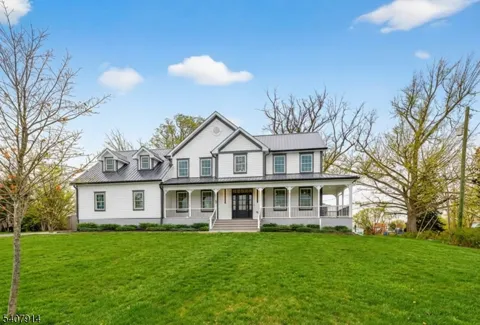 105 Woodfern Rd