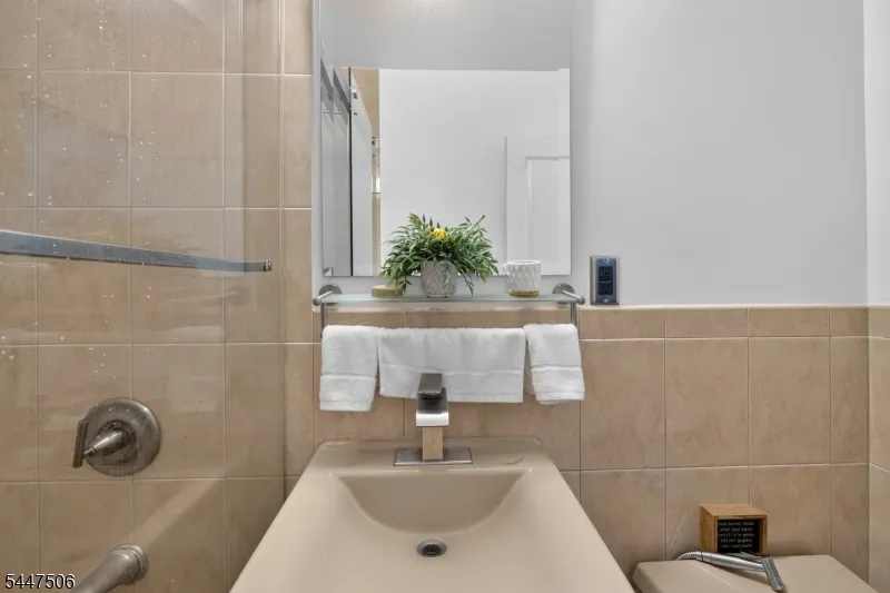 6600 Kennedy Blvd E Apt 23J #23J Unit 23J West New York Town, NJ 07093