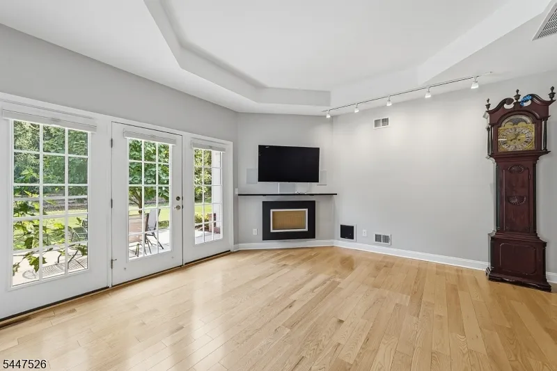 47 Hedge Row Rd Plainsboro, NJ 08540