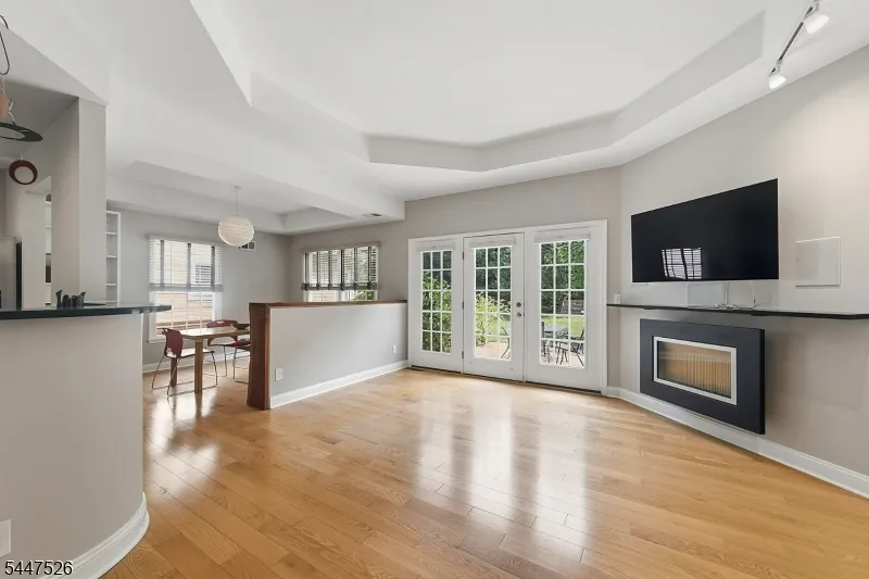 47 Hedge Row Rd Plainsboro, NJ 08540