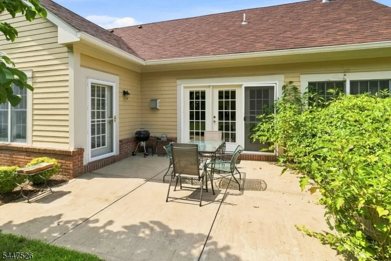 47 Hedge Row Rd Plainsboro, NJ 08540