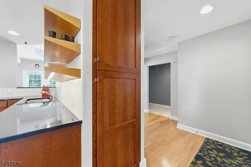 47 Hedge Row Rd Plainsboro, NJ 08540