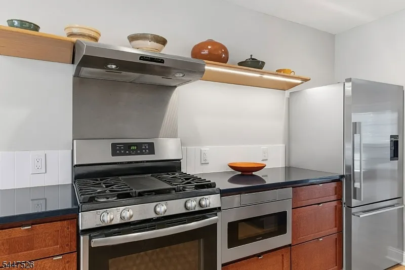 47 Hedge Row Rd Plainsboro, NJ 08540