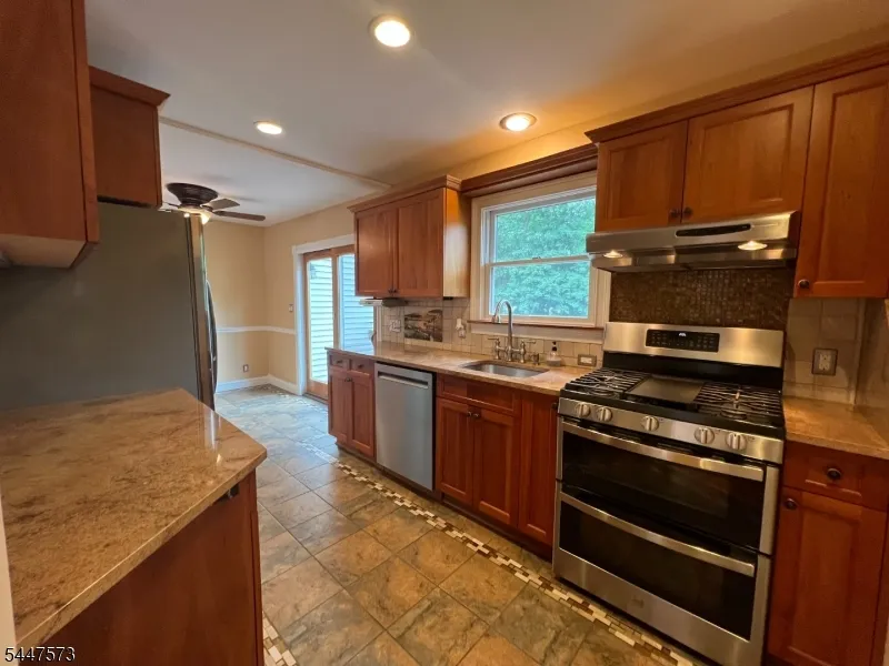 41 Circle Dr Paramus, NJ 07652