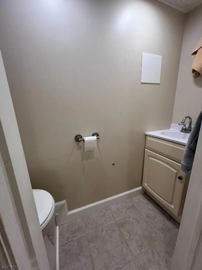 41 Circle Dr Paramus, NJ 07652