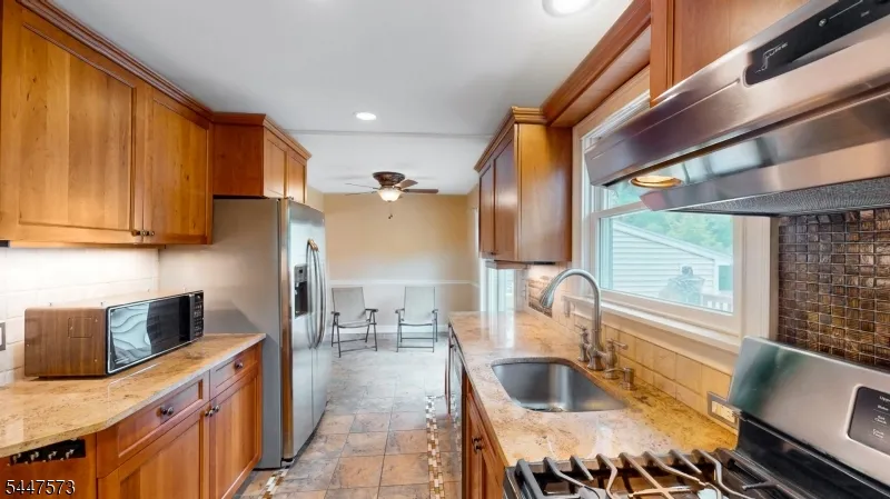 41 Circle Dr Paramus, NJ 07652