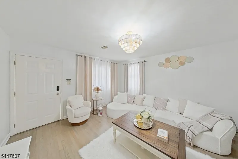 337 18Th Ave Newark City, NJ 07108