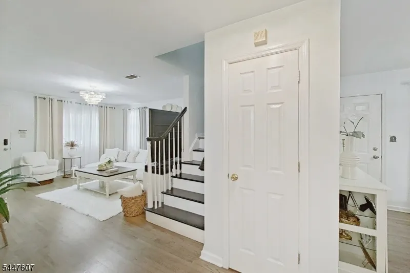 337 18Th Ave Newark City, NJ 07108