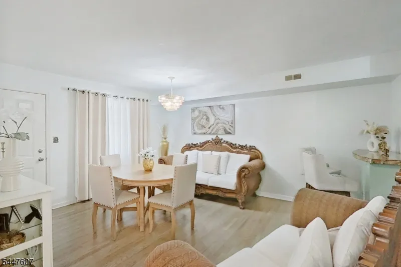 337 18Th Ave Newark City, NJ 07108