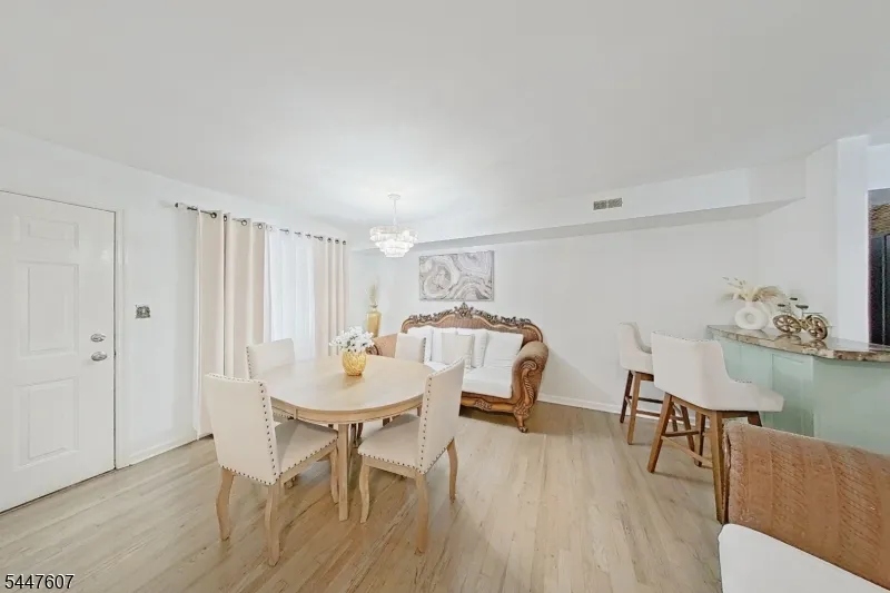 337 18Th Ave Newark City, NJ 07108