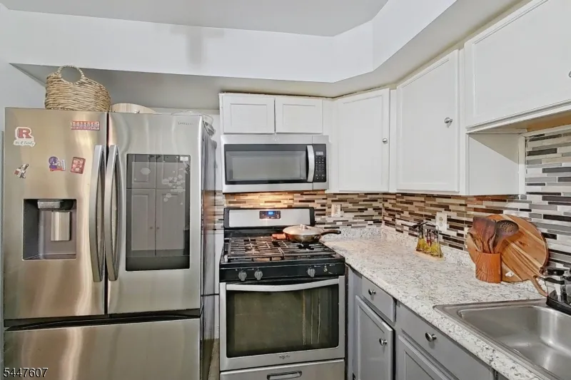 337 18Th Ave Newark City, NJ 07108