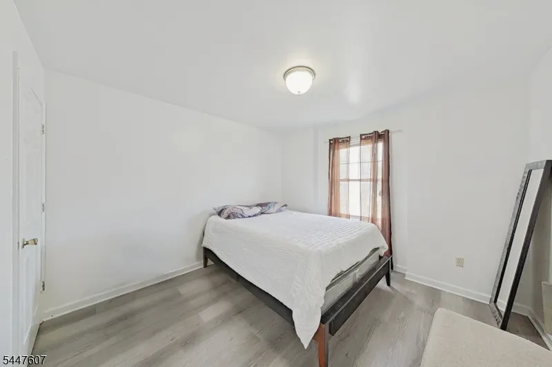 337 18Th Ave Newark City, NJ 07108