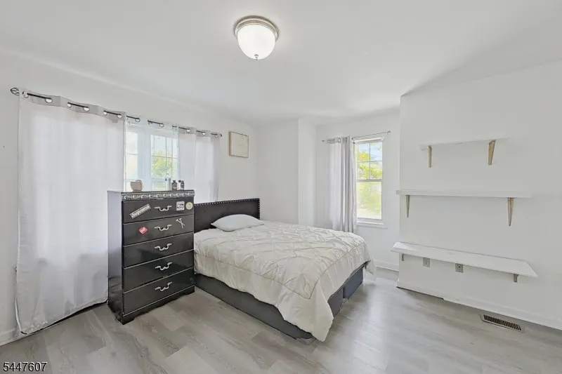 337 18Th Ave Newark City, NJ 07108