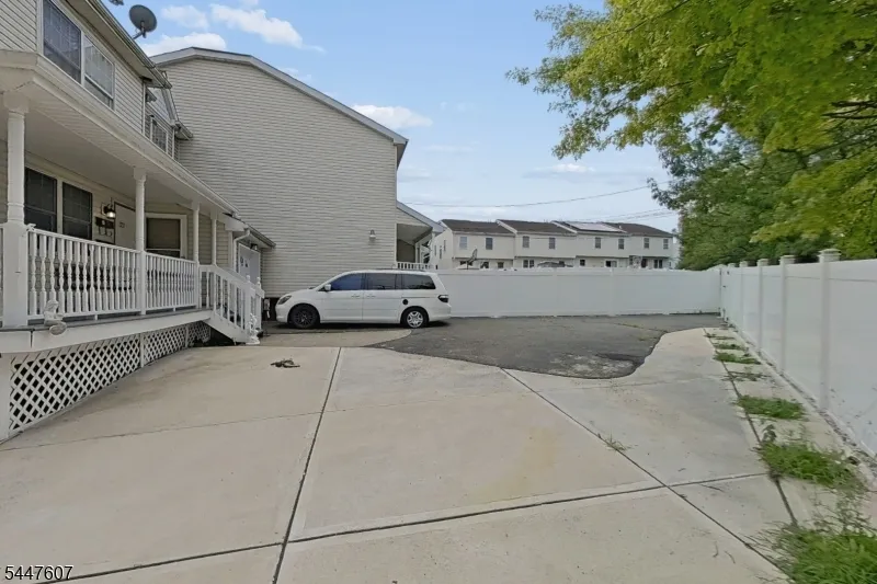 337 18Th Ave Newark City, NJ 07108