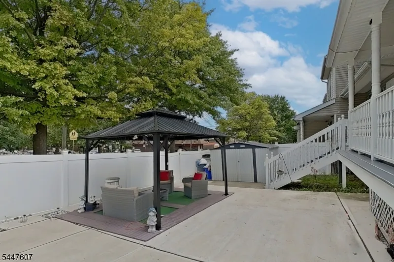 337 18Th Ave Newark City, NJ 07108
