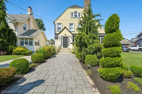 877 Park Ave