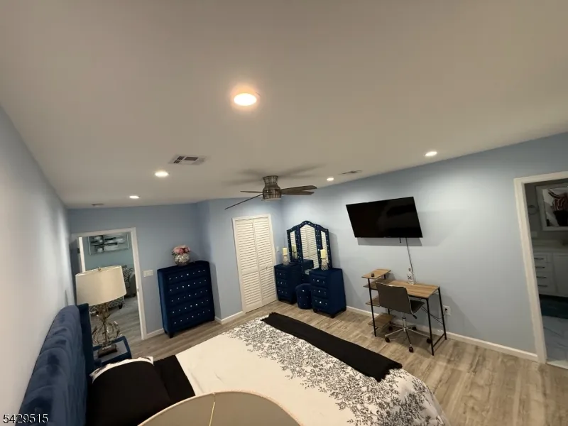 161 Harvard Rd Pennsville, NJ 08070