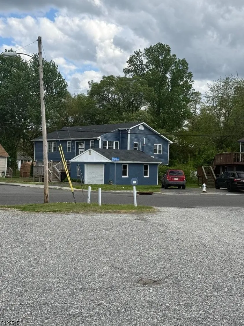 161 Harvard Rd Pennsville, NJ 08070