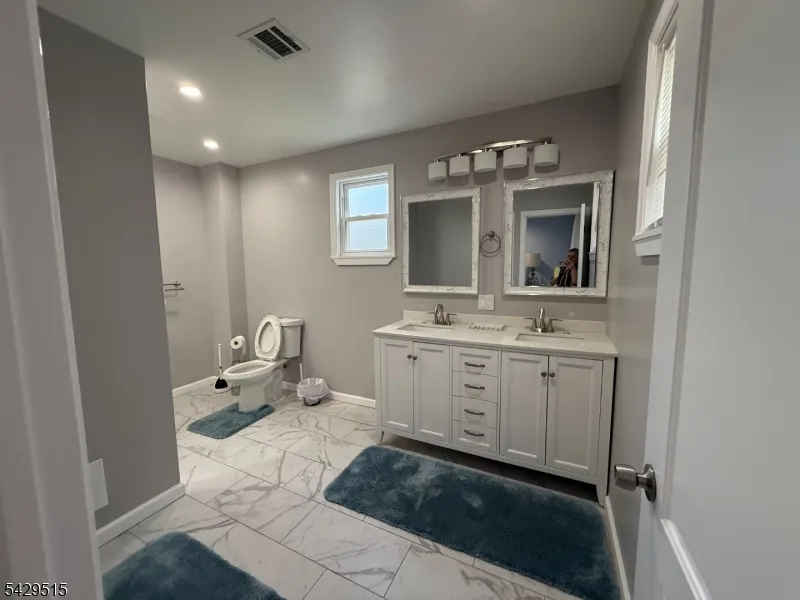 161 Harvard Rd Pennsville, NJ 08070
