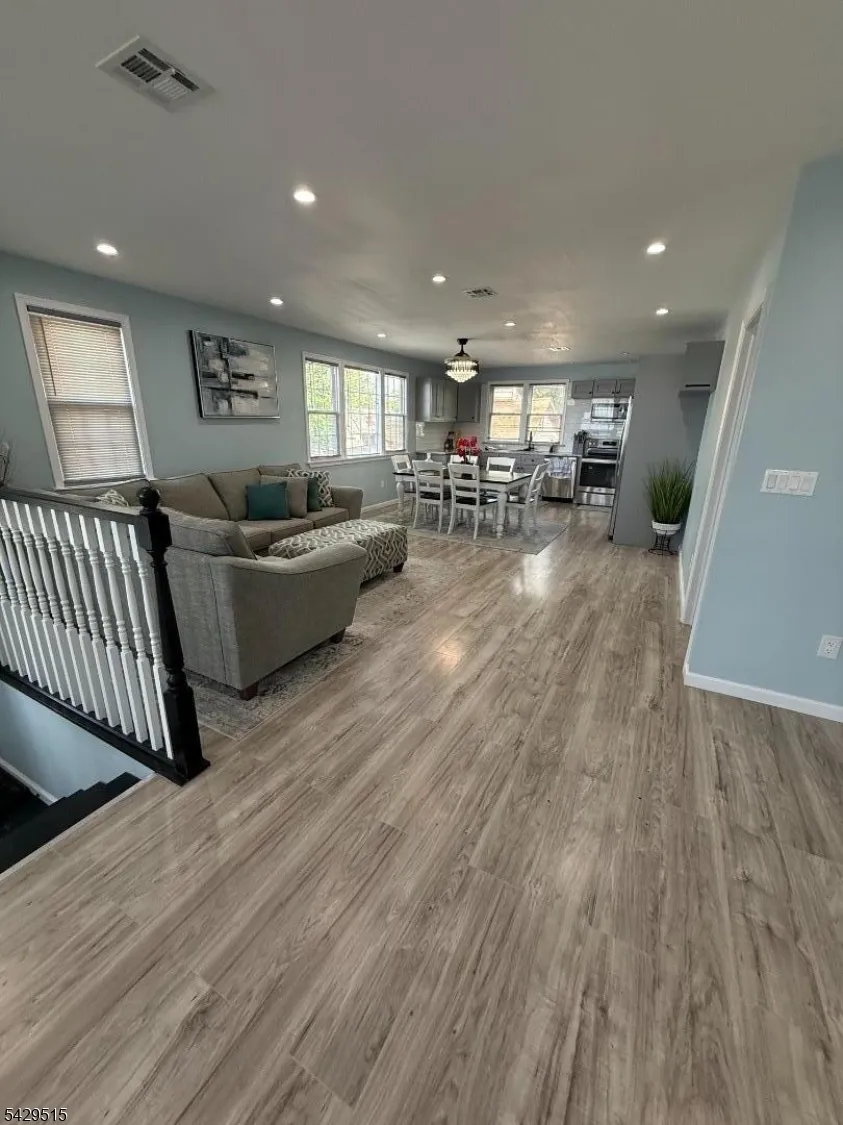 161 Harvard Rd Pennsville, NJ 08070