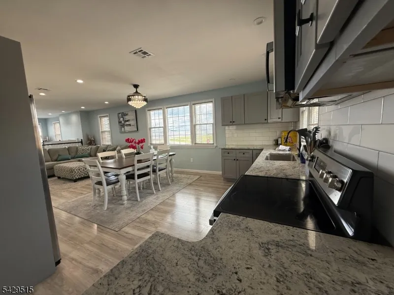 161 Harvard Rd Pennsville, NJ 08070