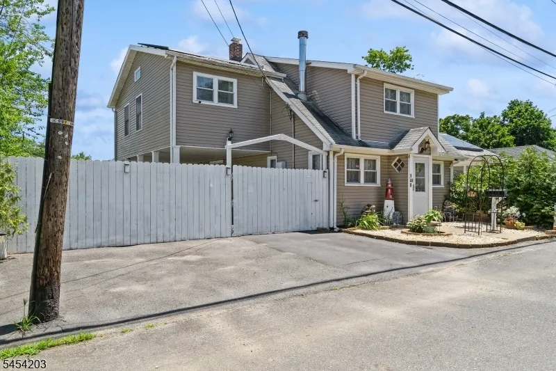 148 Mckinley Ave Old Bridge, NJ 08879