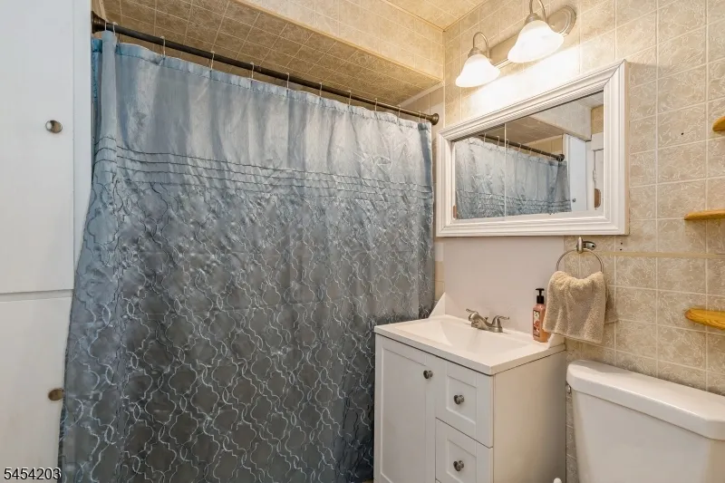 148 Mckinley Ave Old Bridge, NJ 08879