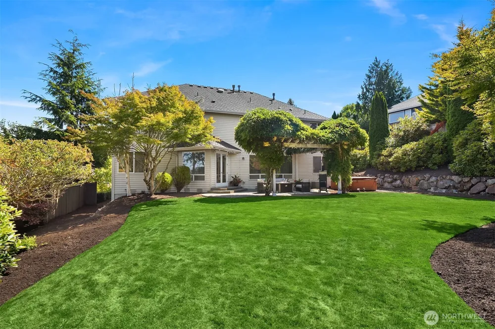 6633 Fairway Avenue SE Snoqualmie, WA 98065