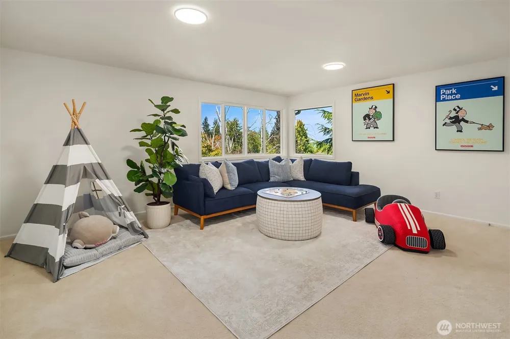 6633 Fairway Avenue SE Snoqualmie, WA 98065