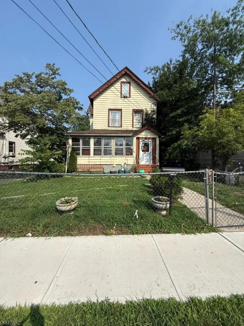 736 W Front St Plainfield City, NJ 07060