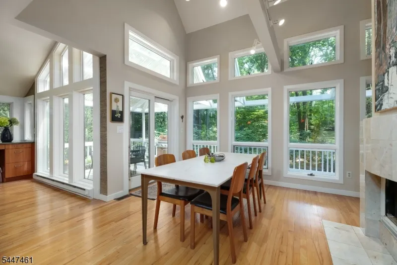 30 Poor Farm Rd Hopewell, NJ 08534