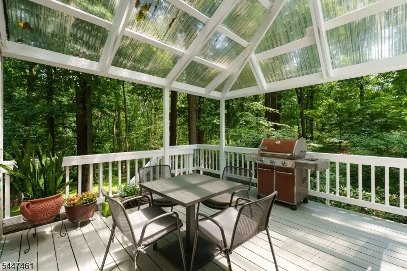 30 Poor Farm Rd Hopewell, NJ 08534