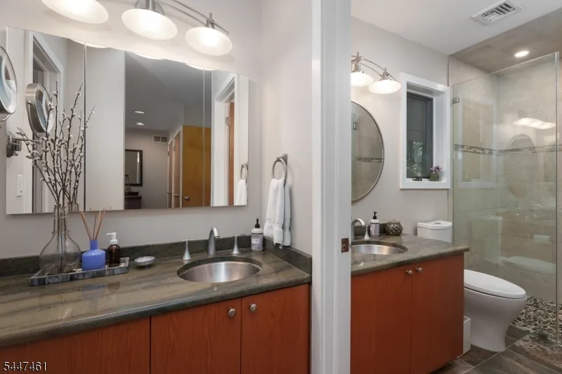 30 Poor Farm Rd Hopewell, NJ 08534