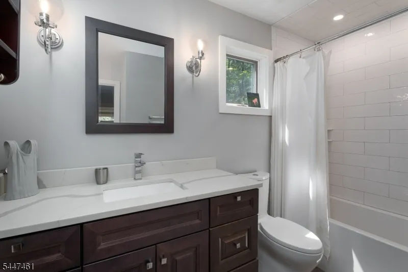 30 Poor Farm Rd Hopewell, NJ 08534
