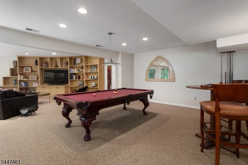 30 Poor Farm Rd Hopewell, NJ 08534
