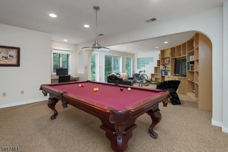 30 Poor Farm Rd Hopewell, NJ 08534