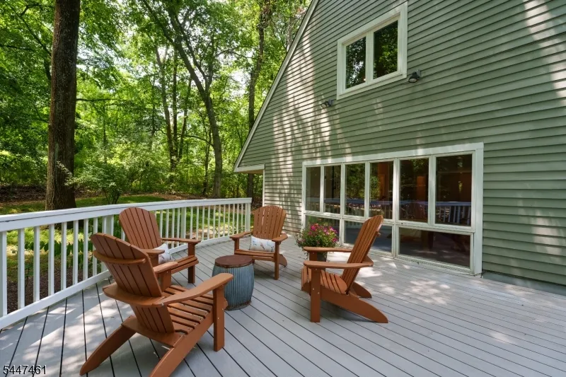 30 Poor Farm Rd Hopewell, NJ 08534