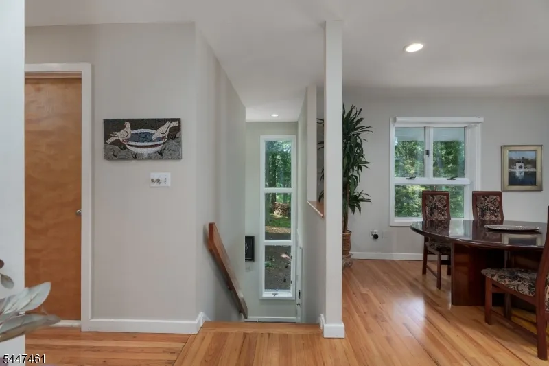 30 Poor Farm Rd Hopewell, NJ 08534